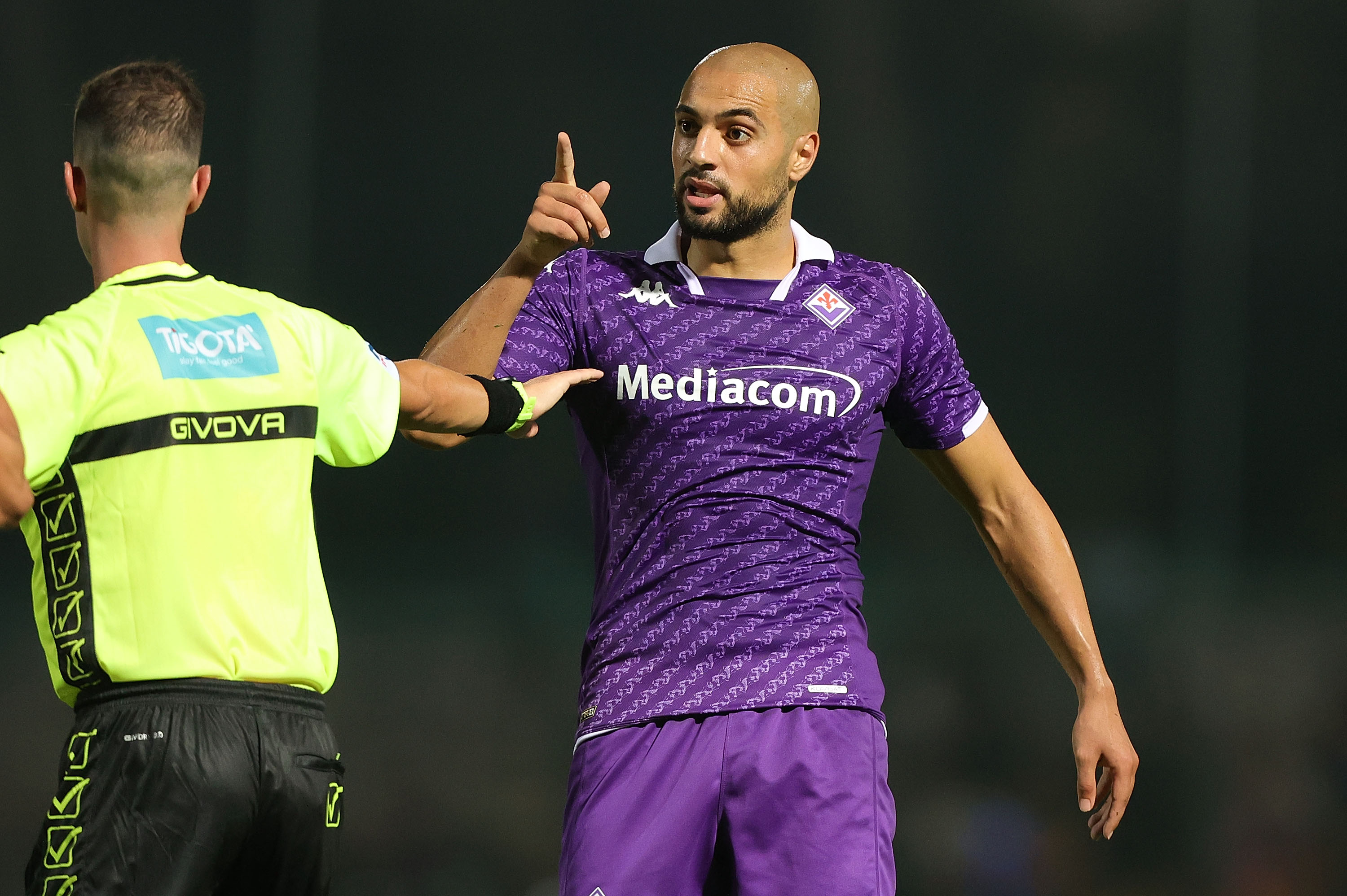 Mattia De Sciglio of Juventus Melo Arthur of Fiorentina during Serie  News Photo - Getty Images