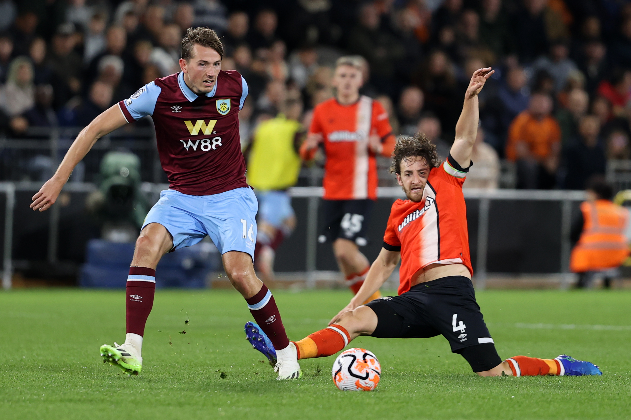 Burnley beat Luton 2-1 for first league win of the season