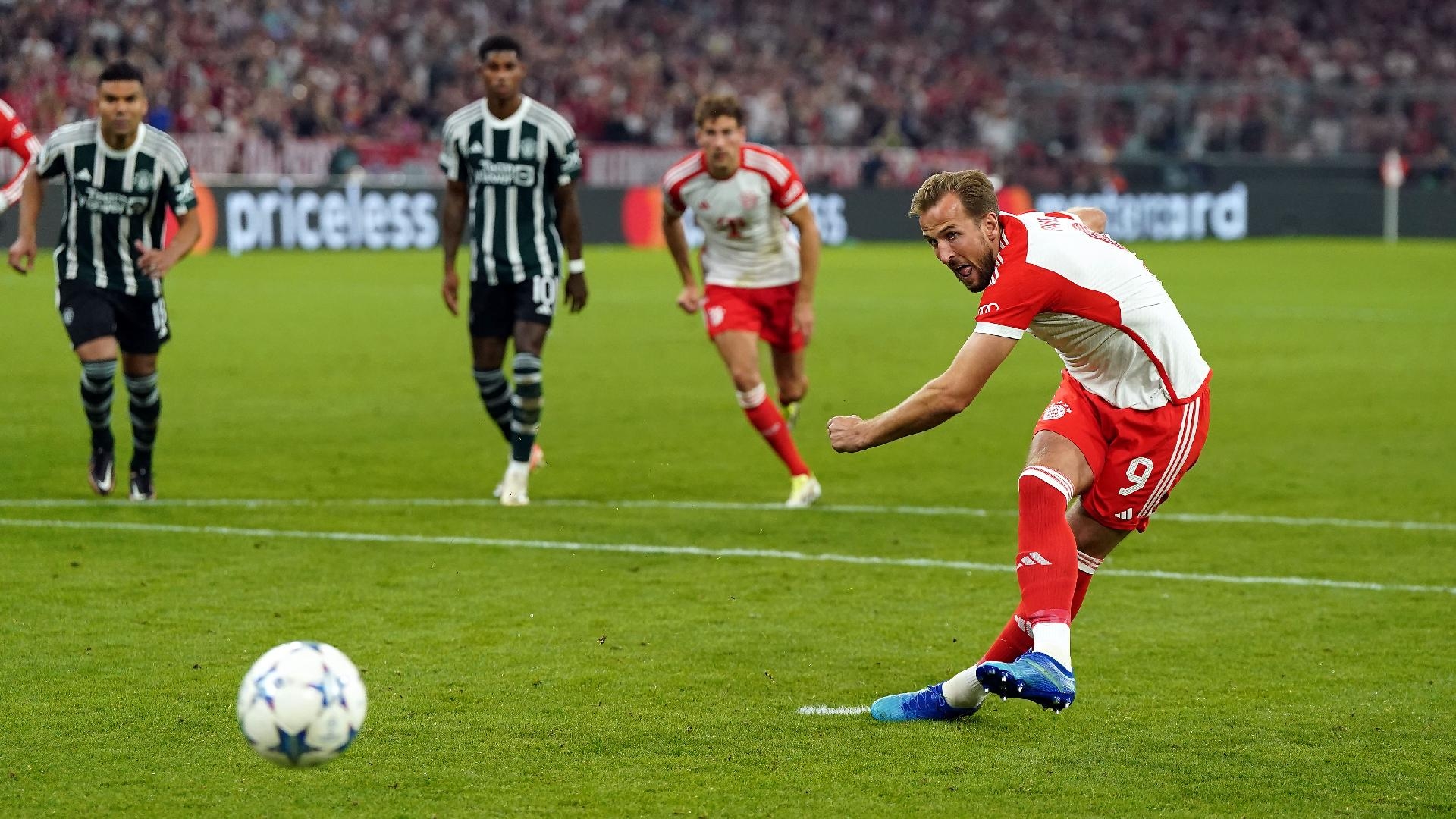 FC Bayern München - The UEFA Champions League comes to FIFA 19! The Allianz  Arena looking 🔥