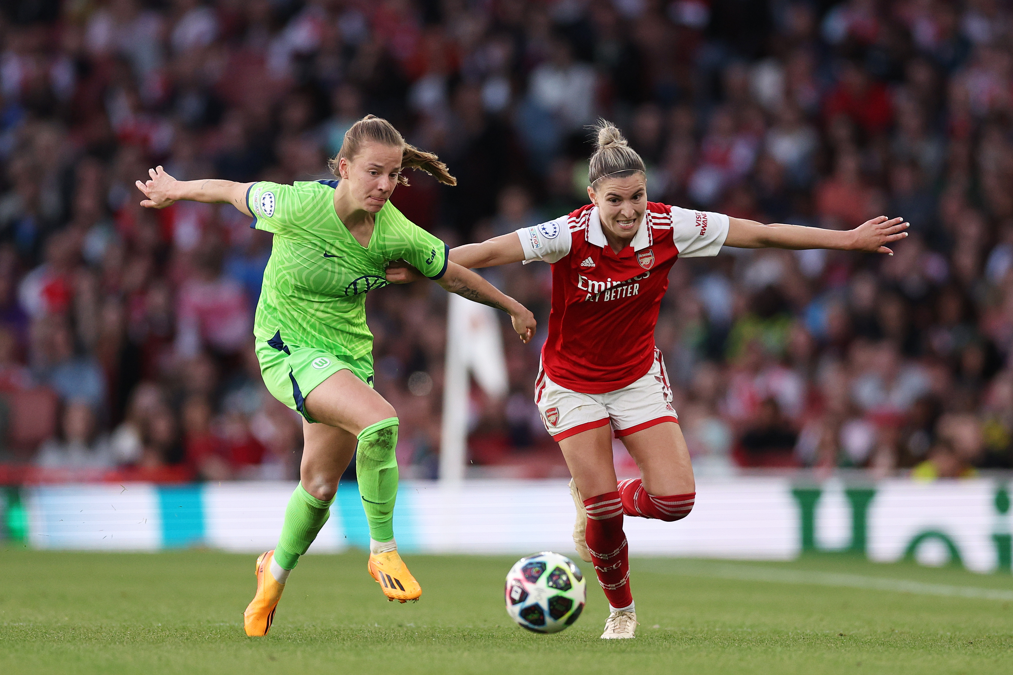 Arsenal close in on Women's Champions League quarter-finals after