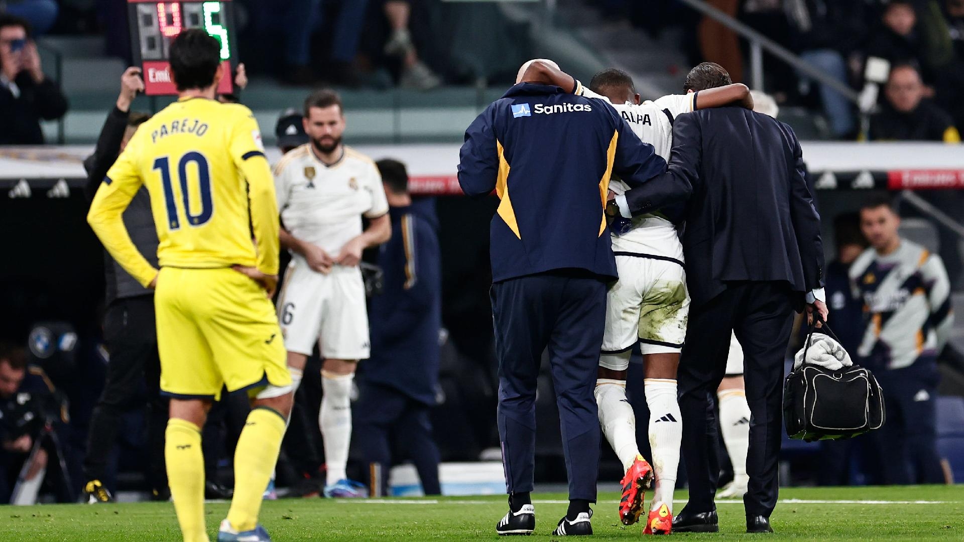 Real Madrid: 10-man Los Blancos score injury-time winner against Alavés to  go top of La Liga into Christmas break